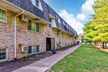 Waterfront Apartments - Franklin, OH