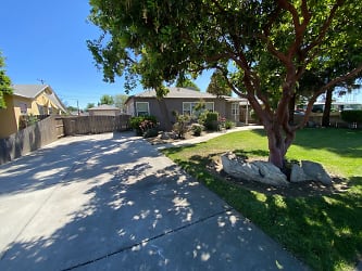 247 W Gail Ave - Tulare, CA