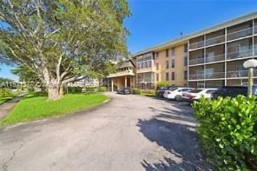 4848 NW 24th Ct #411 - Lauderdale Lakes, FL