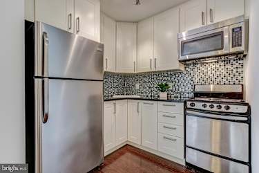 1435_kitchenfull.jpg