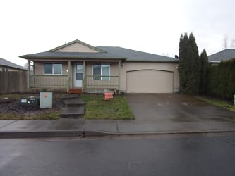 2295 Monticello St - Albany, OR