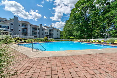 Northwoods Apartments - Middletown, CT