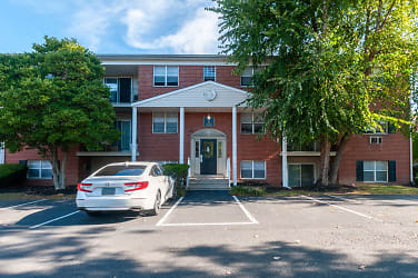 Croftwood Apartments - Feasterville Trevose, PA