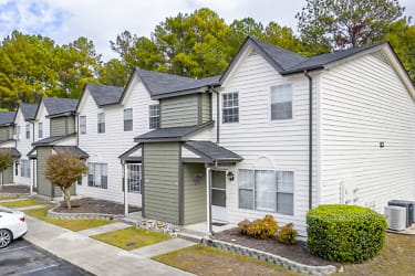 Henley Apartment Homes - Fayetteville, NC