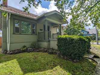 792 W 11th Ave - Eugene, OR