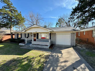 514 Manor Dr - Norman, OK