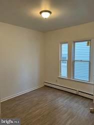 53 Roosevelt St - Paulsboro, NJ