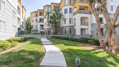 Toscana Apartments - Irvine, CA