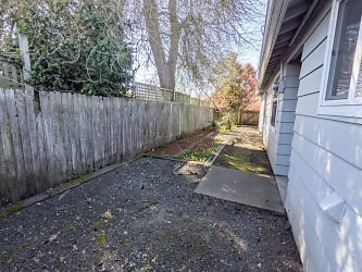 1920 W 13th Ave - Eugene, OR
