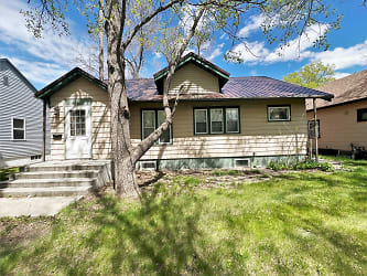 414 W 11th Ave - Mitchell, SD