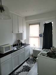 2535 hellen upper - Detroit, MI