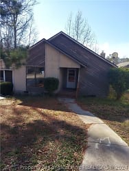 504 Toxaway Ct - Fayetteville, NC