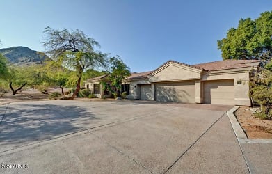 7798 N Foothill Dr S - Paradise Valley, AZ