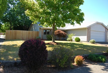 591 SW Filbert St - Mcminnville, OR