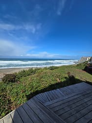 4503 SW Beach Ave - Lincoln City, OR