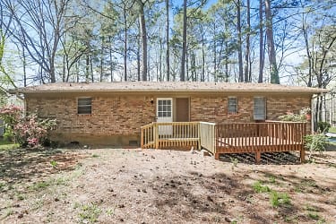 4312 Cary Drive - Snellville, GA