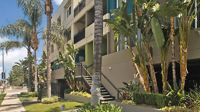 Lindley Apartments - Encino, CA
