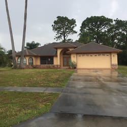 349 Forest Wood Ct - Spring Hill, FL