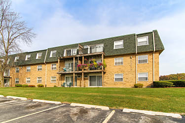 Scenictree Apartment Homes - Palos Hills, IL