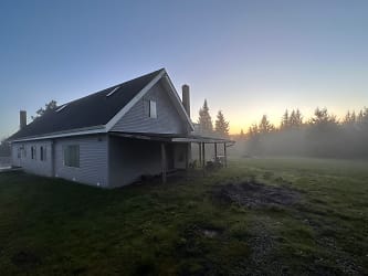32700 Smith Rd - Saint Helens, OR