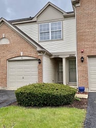 2927 Stonewater Dr #2927 - Naperville, IL