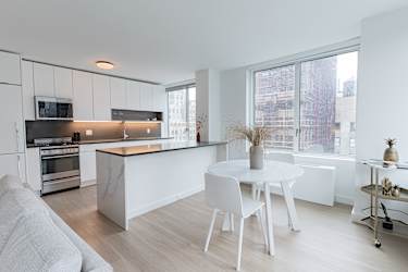 70 West 37th Street #717 - New York, NY