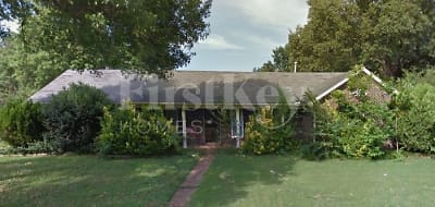 3016 Woodstone Manor - Memphis, TN