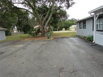 824 A S Lone Oak Drive - Leesburg, FL