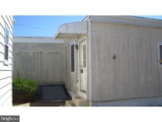 169 Bate Ave - Berlin Township, NJ