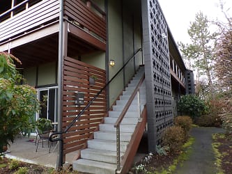 6705 SW 30th Ave - Portland, OR