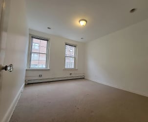 68-39 Clyde St unit 1a - Queens, NY
