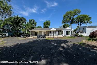 140 Munro Ave - Keansburg, NJ
