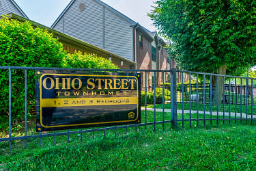 Ohio Street Townhomes Apartments - Indianapolis, IN
