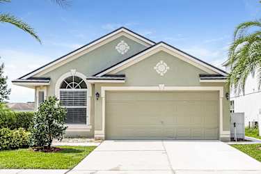 7875 Bristol Park Dr - Apollo Beach, FL