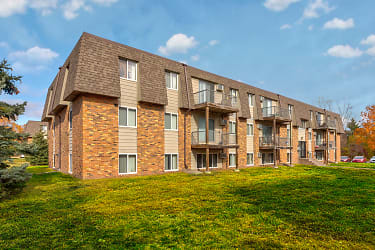 Greenfield Estates Apartments - Mounds View, MN