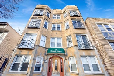 3918 N Kedvale Ave - Chicago, IL