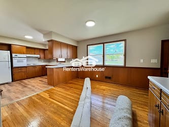221 NW Scott St - undefined, undefined