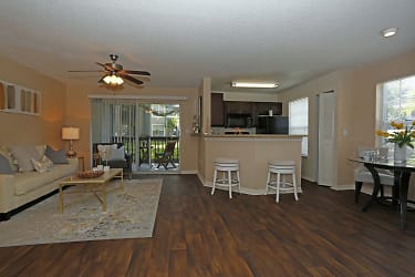 Stonegate Apartments - Palm Harbor, FL