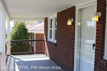 831 Russell Avenue - Akron, OH