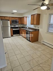 7247 W Touhy Ave unit 1R - Chicago, IL