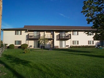 6588 Lake Rd Apartments - Windsor, WI