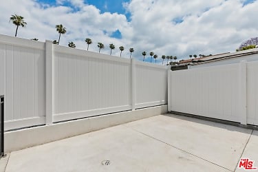863 Hyperion Ave - Los Angeles, CA