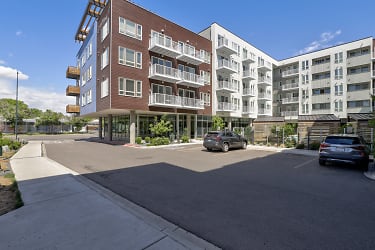 Deco Apartments - Denver, CO