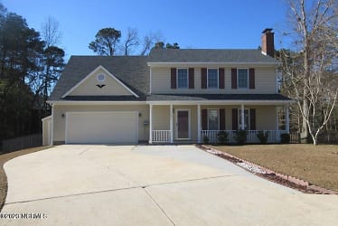 122 Archdale Dr - Jacksonville, NC