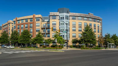 2201 Pershing Apartments - Arlington, VA