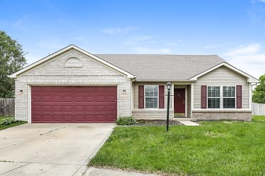 1078 Country Meadow Ct - Franklin, IN