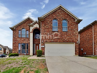 10037 Voss Avenue - Fort Worth, TX