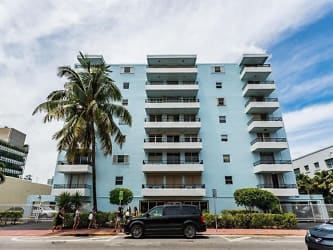 720 Collins Ave unit 208 - Miami Beach, FL