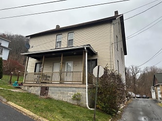 512 Broad St - South Fork, PA