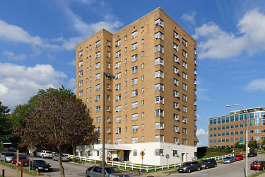 Quality Hill Towers Apartments - Kansas City, MO